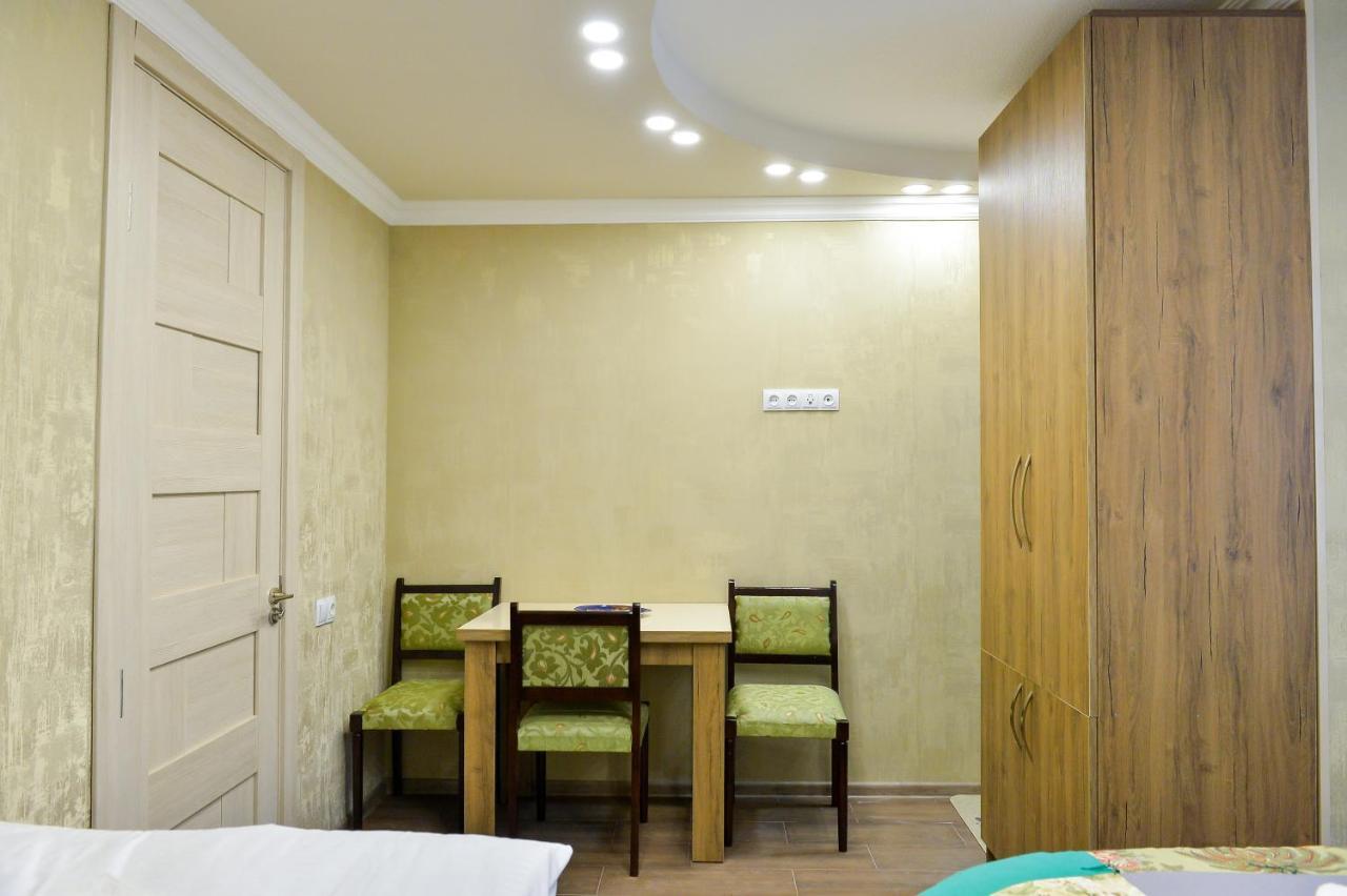 Hostel Look Kutaisi Bagian luar foto